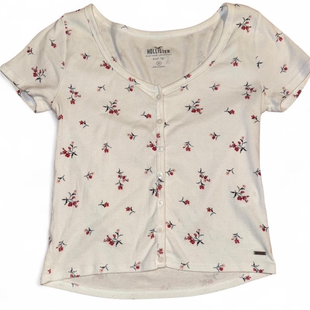 Hollister Floral Ribbed Baby Tee – Medium